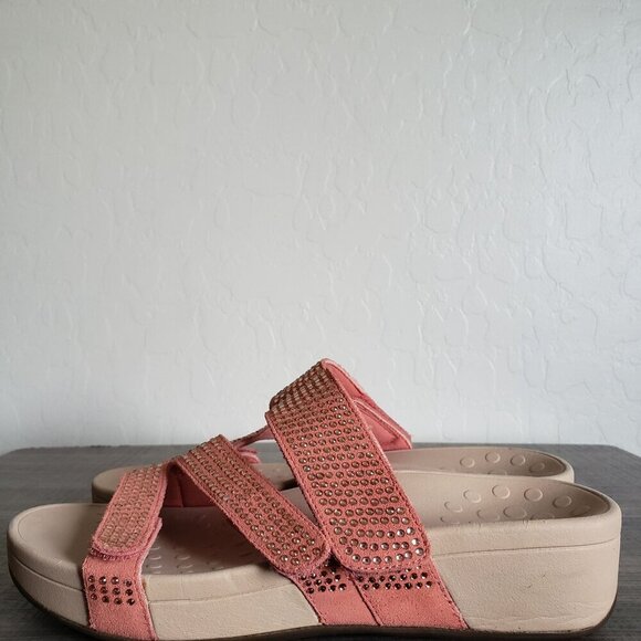 Vionic Pink Sandals with Criss-Cross Straps and Platform Sole - Picture 3 of 11